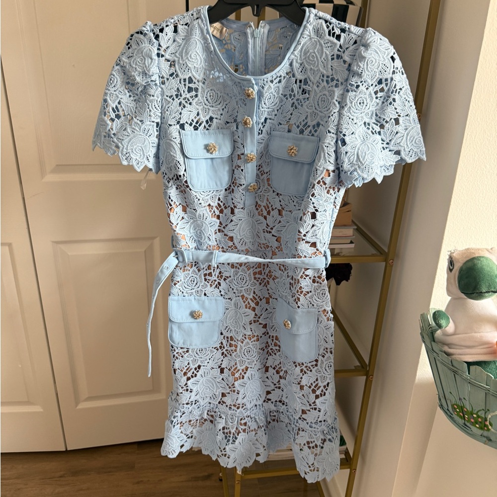 Chic Floral Lace Midi Dress in Light Blue